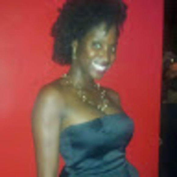 Meet your Posher, Adjoa - Picture 1 of 1